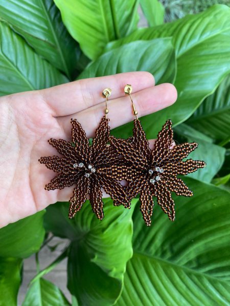 Aretes, Tipo Flor, Color Marrón